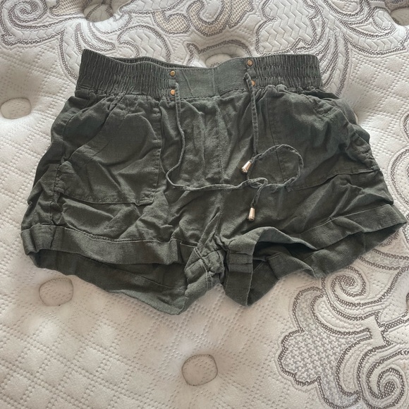 Olive green shorts women’s size small - Picture 1 of 2